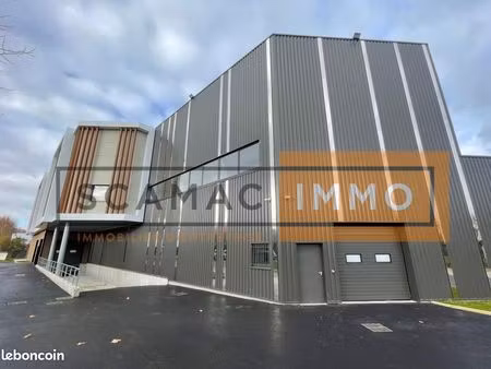 local d'activité 3 269 m²