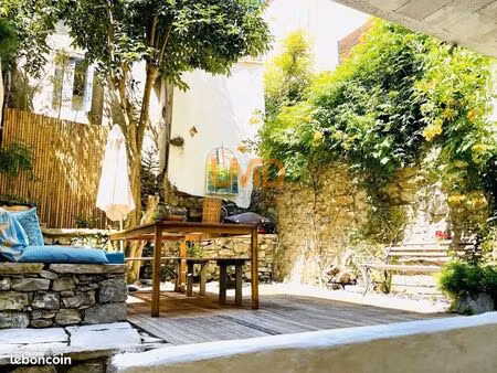 maison 8 pièces 195 m²