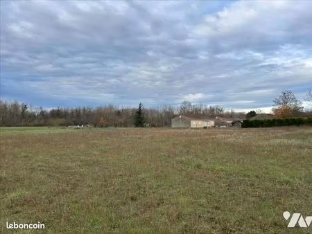 terrain 650 m² dissay