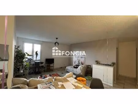 grand t3 83 m2 franois centre-ville  dans une résidence rénovée  deux chambres et beaux vo