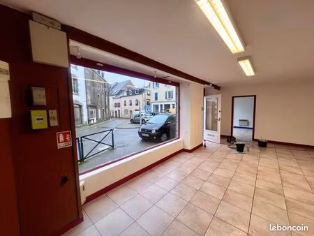 local commercial plein centre concarneau