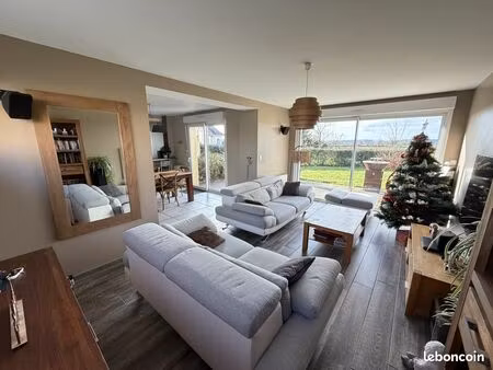 maison 8 pièces 139 m²