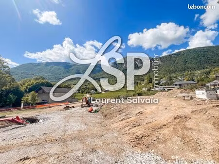 terrain 571 m² saint pierre d albigny