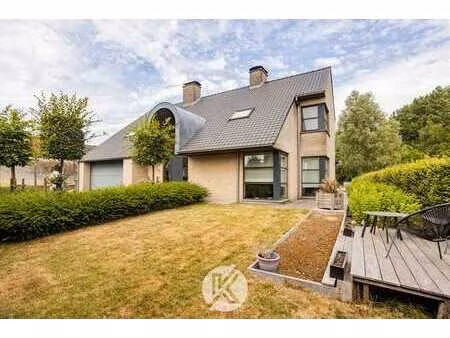 tijdloze  elegante villa op ruim perceel