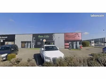 local commercial ou bureau de 88m2