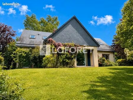 maison 9 pièces 254 m²