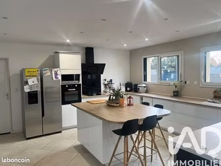 propriété 6 pièces 157 m²