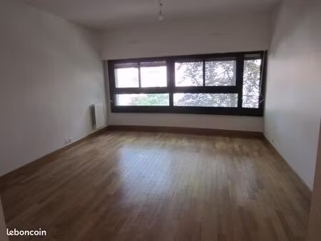 studio 1 pièce 31 m²