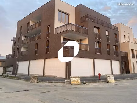 local commercial 266 m²