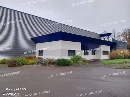 local d'activité 1 500 m²