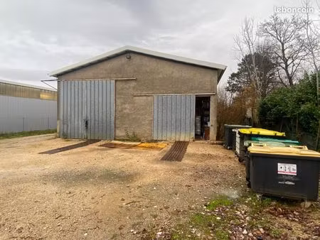 local industriel 150 m²
