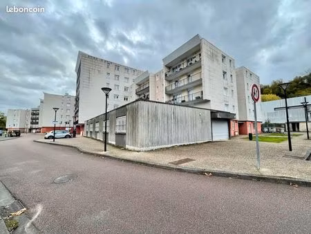 local d'activité 724 m²