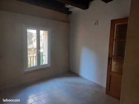 location maison de village