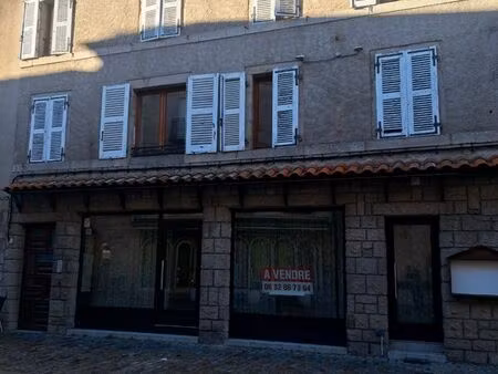 vend maison. immeuble