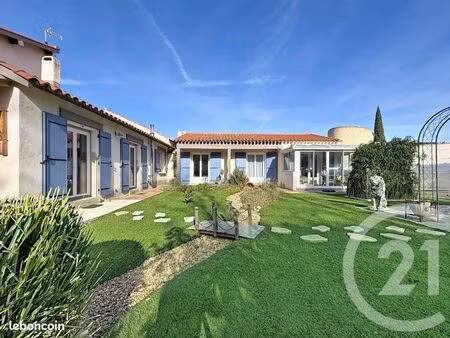 maison 8 pièces 208 m²