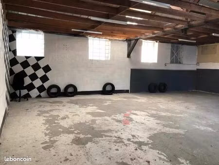 entrepôt atelier 100m2 toutes activités sauf activité liée à l'automobile et à la moto