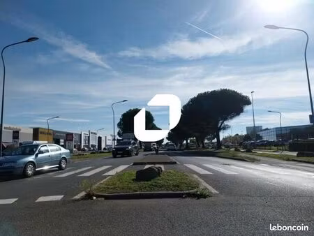 local commercial 1 245 m²