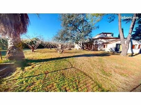 villa 5 pièces 170 m²