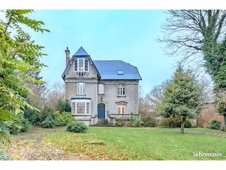 propriété 10 pièces 244 m²