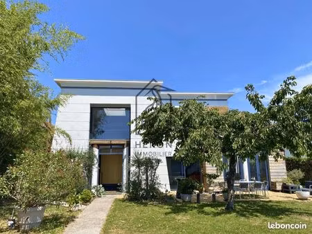 maison 10 pièces 393 m²