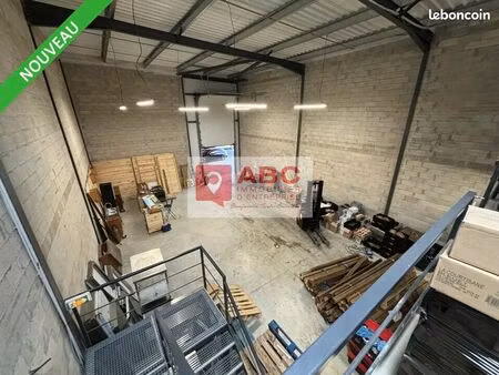 local d'activité 427 m²