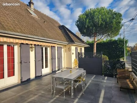 jolie maison a chaumontel