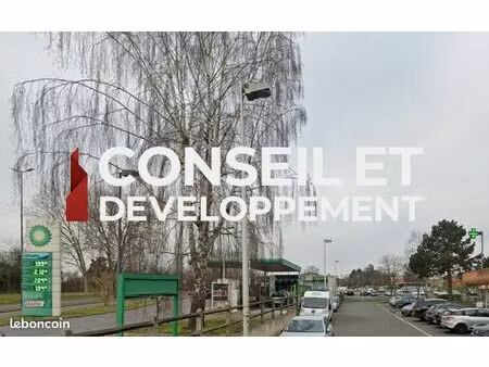 boutique 150 m² st leu la foret