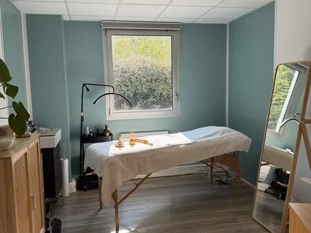 cabinet paramédical pour santé / bien-être