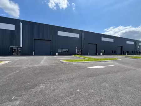 a vendre - stockage - 370 m2 - 1500 m2 - zi 6 croix donges