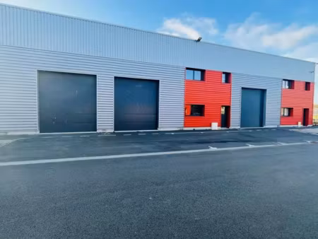 a louer/a vendre local activite 372m2 st nazaire brais