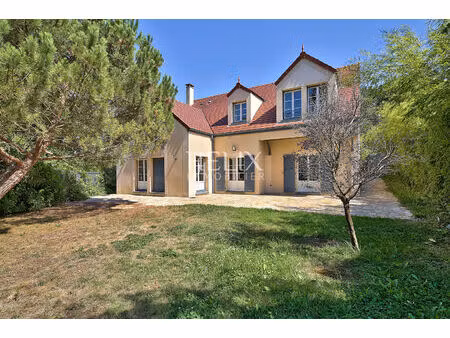 maison d'exception  240 m²  au calme absolu l ycée international à saint-germain-en-laye