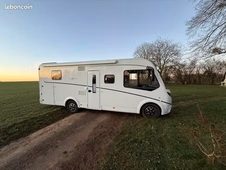 recherche parking  hangar  local  camping car