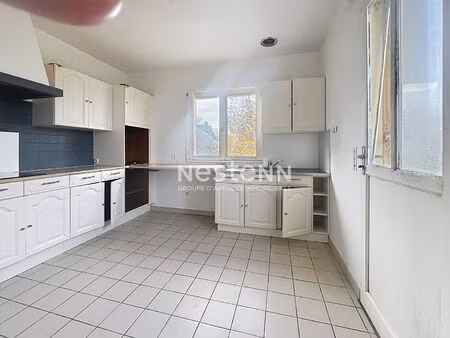 brissac-loire-aubance - maison à rénover avec jardin et dépendances à 3 minutes de brissac