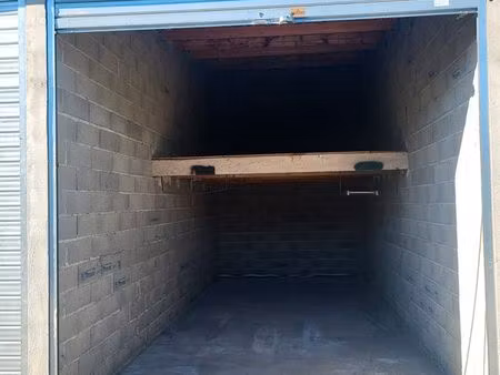 box - hangar - garage