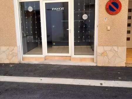 local commercial lignan-sur-orb