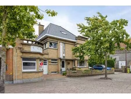 beau restaurant avec résidence dans la stationsstraat à aalt