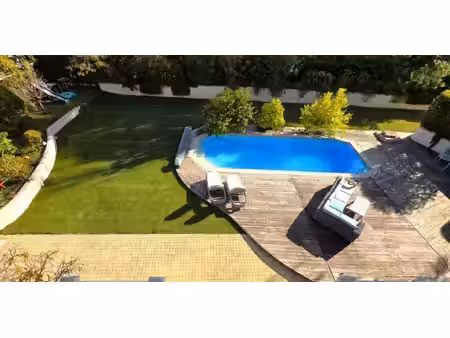 villa moderne de style méditerranéen avec piscine et grand terrain  saint-paul-de-vence