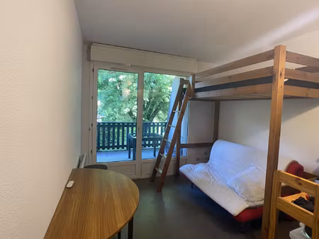chambery  studio meublé avec terrasse