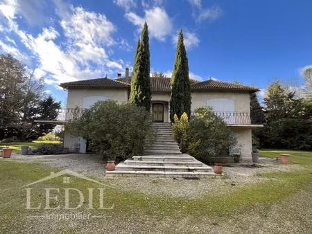 grande maison av piscine sur belle parcelle