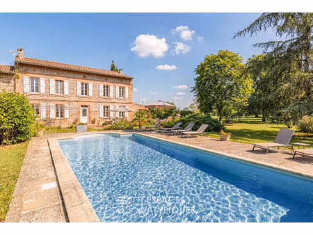 maison de maître au coeur d'un parc arboré à lherm