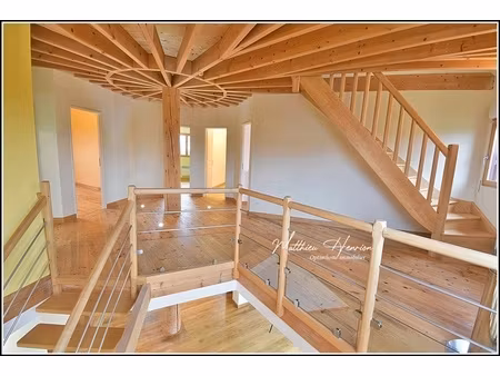 maison d’architecte polygonale bioclimatique à ossature bois  unique sur le secteur