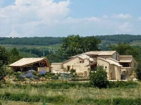 propriété de luxe à vendre à sabran : 2 100 000 € | 710m²