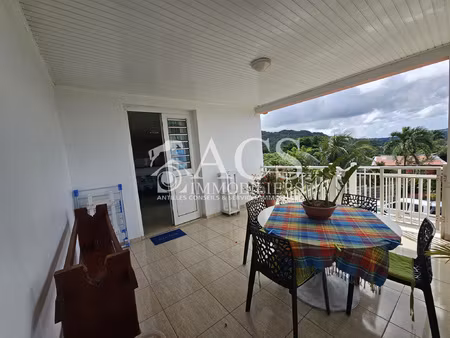 t2 meublé en r+1 vue campagne panoramique.