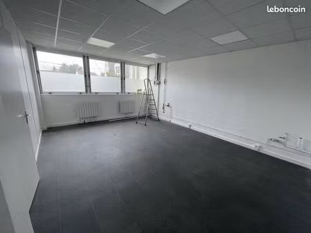 pontpoint local 38m2 570 euro