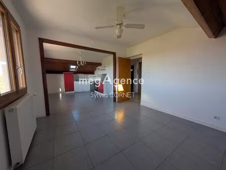 t3 + 2 places de parking + exterieur