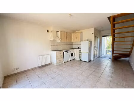 maison 2 chambres avec jardin dans le bourg de plougoumelen