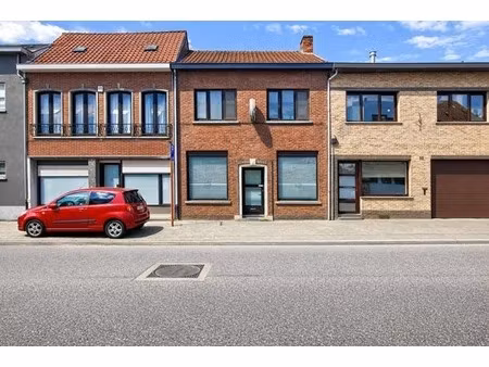 te renoveren winkel of woning te kruibeke