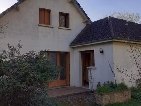 maison au calme et en lisière de forêt. 105 m2 sur 2 niveaux  5 pièces  3 chambres  dépend