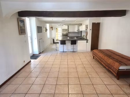f2 42m2 en rdc + sous-sol de 37m2 et annexe