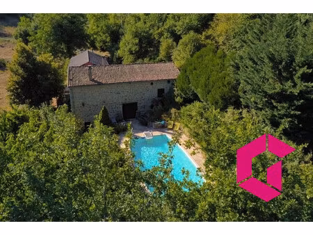 ferme rénovée avec terrain